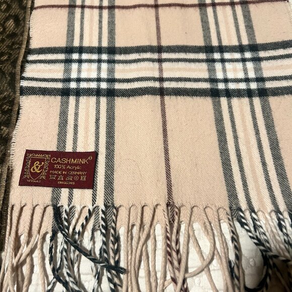 2 Winter, fall Scarfs - Picture 5 of 7